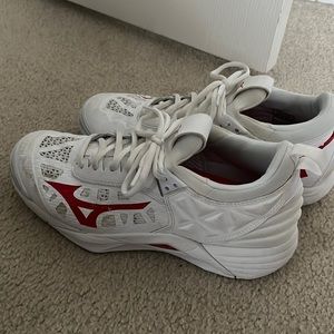 Mizuno volleyball shoes